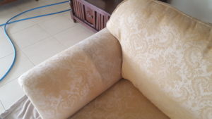 Lounge upholstery cleaning Albion Park